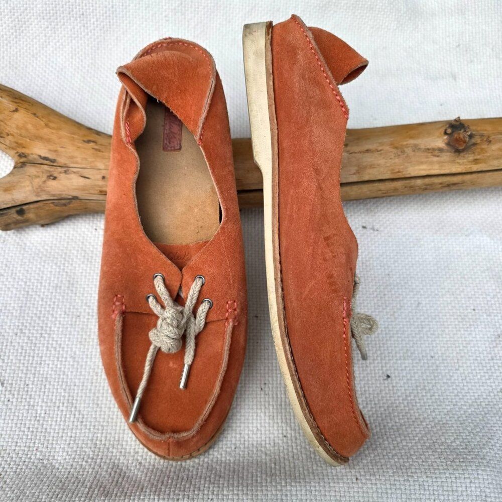 Olukai moku flesh out coral orange leather boat style shoes